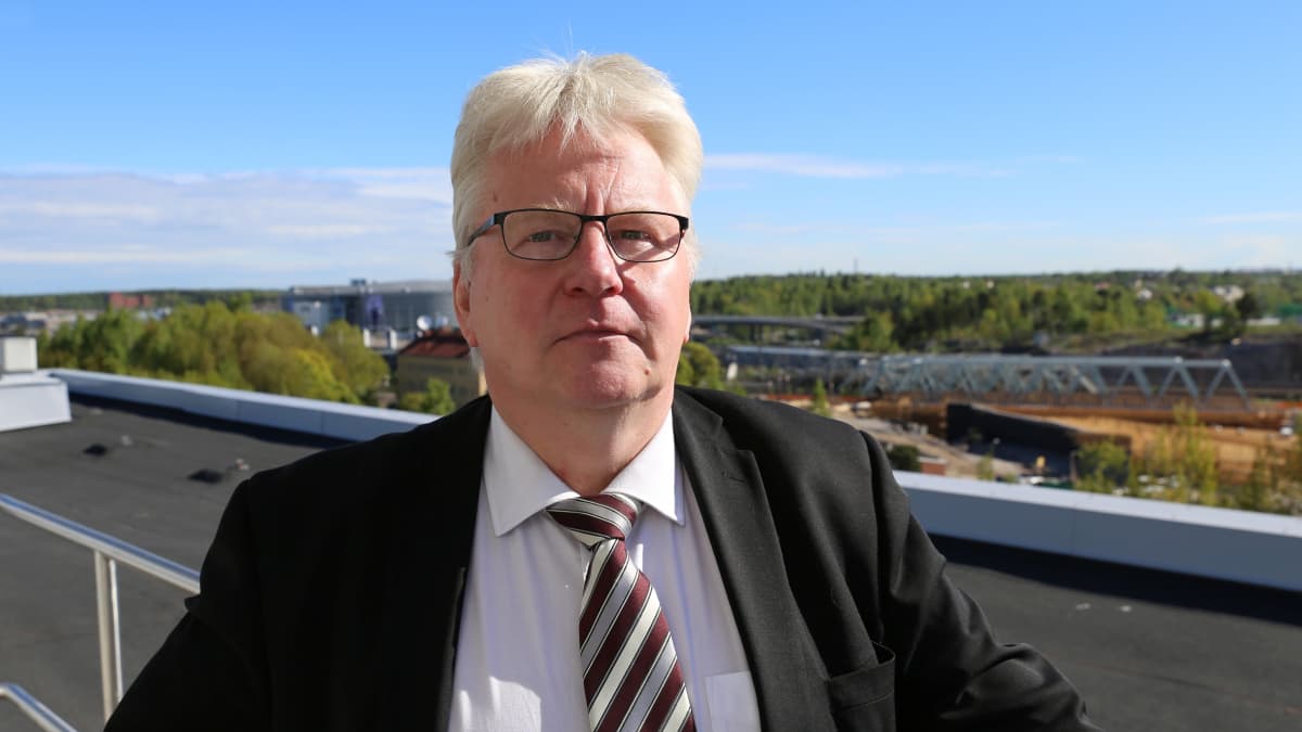 Helsingin poliisilaitoksen apulaispoliisipäällikkö Heikki Kopperoinen