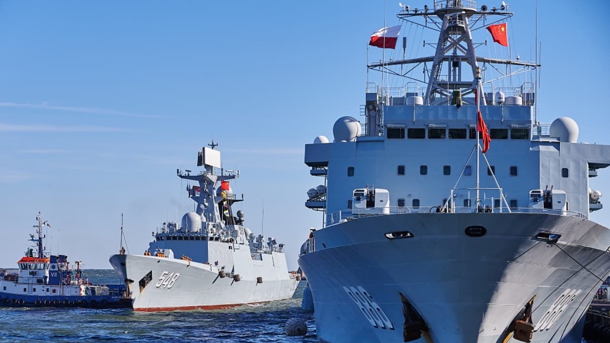 Kiinalaisia sotalaivoja Puolassa.