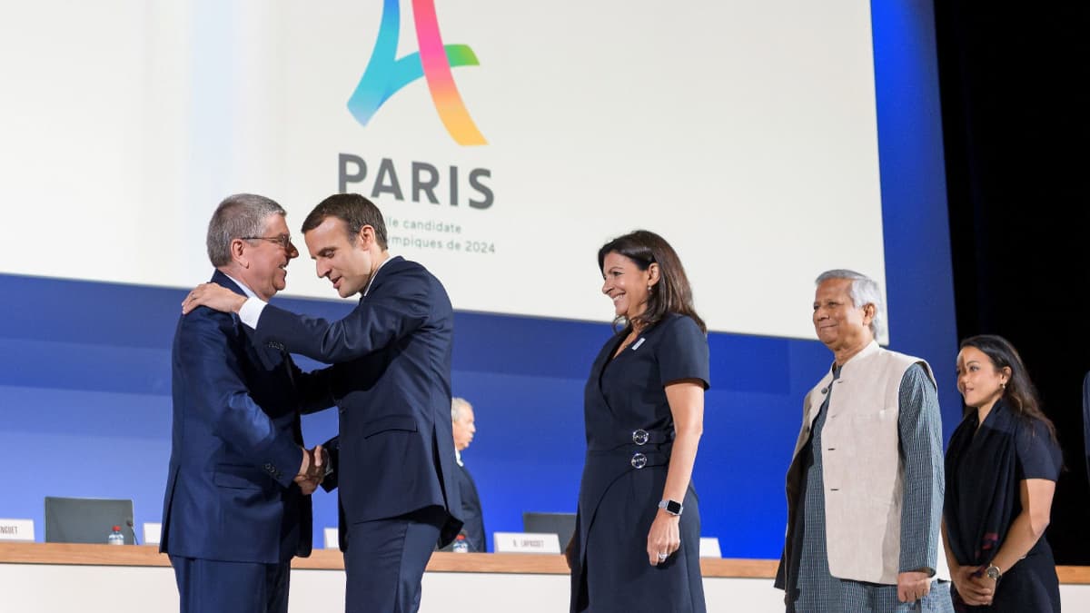 KOK:n puheenjohtaja Thomas Bach ja Ranskan presidentti Emmanuel Macron tapasivat heinäkuussa.