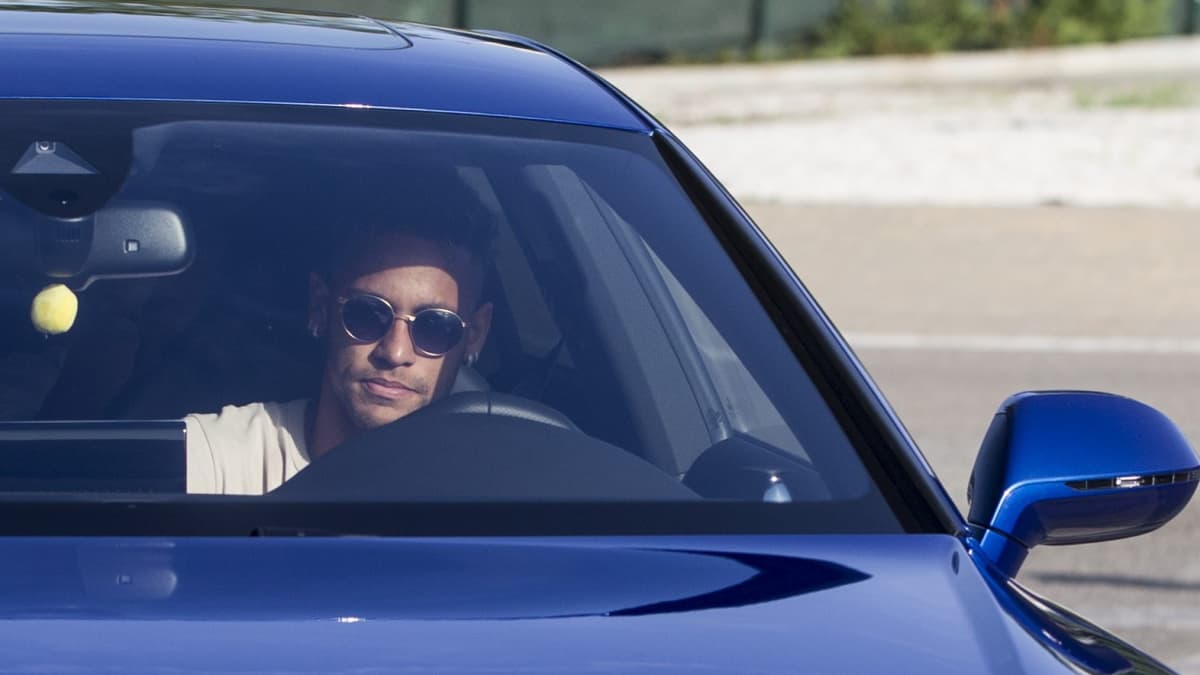 Neymar autossaan.