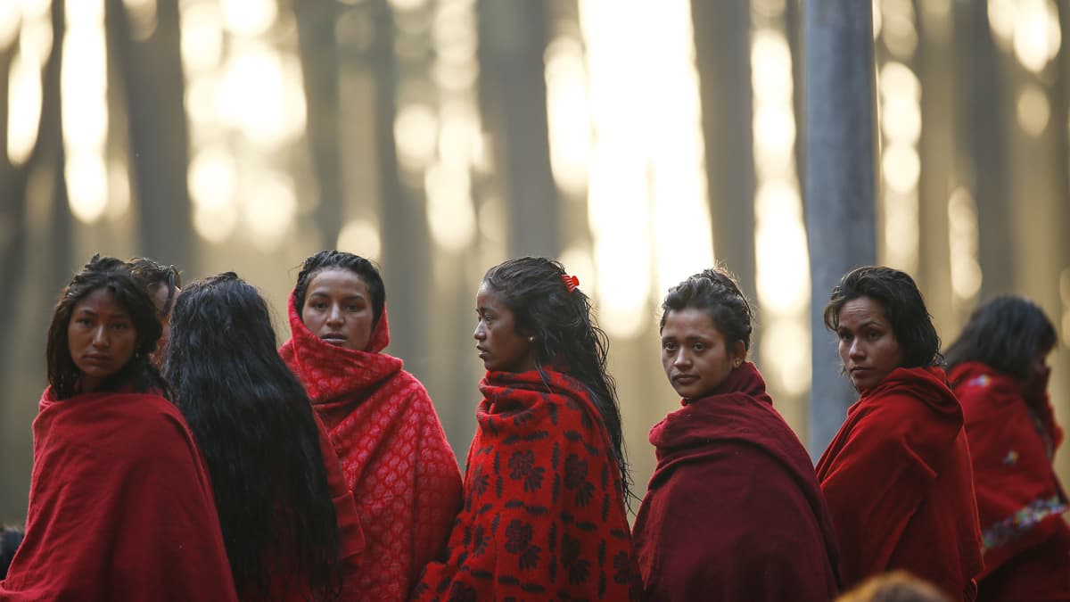 Nepalilaisia naisia Changunaryan kylässä helmikuussa 2017.