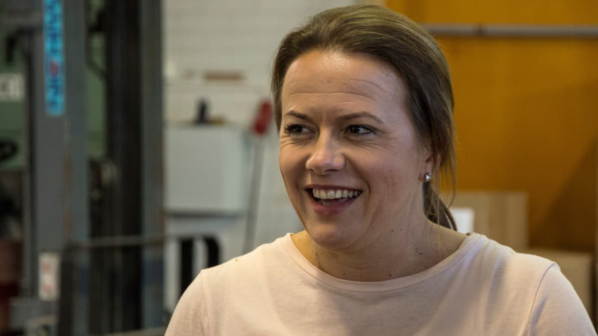 Toimitusjohtaja Laura Strömbergillä on isot odotukset kuivamuonan menestyksestä.