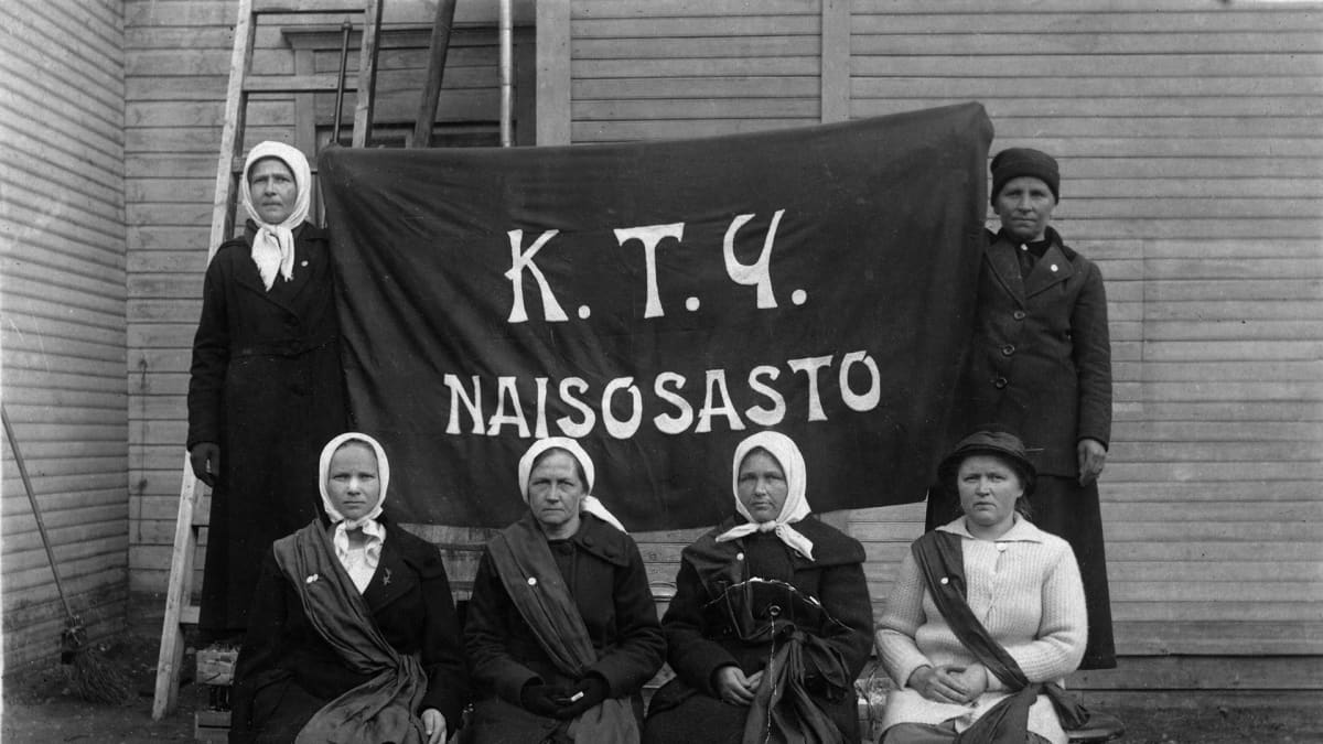 Kuopion työväenyhdistyksen naisosasto.