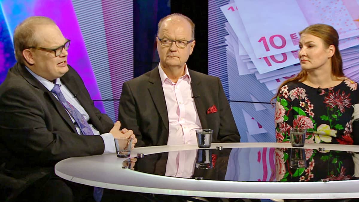 Sami Helle,  Aspa-säätiön toimitusjohtaja Jyrki Pinomaa ja Helsingin kaupungin vammaistyön ostopalvelupäällikkö Minna Eronen.