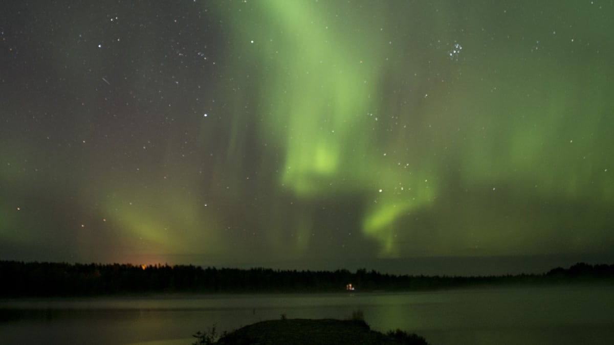 Revontulia Olkkajärvellä