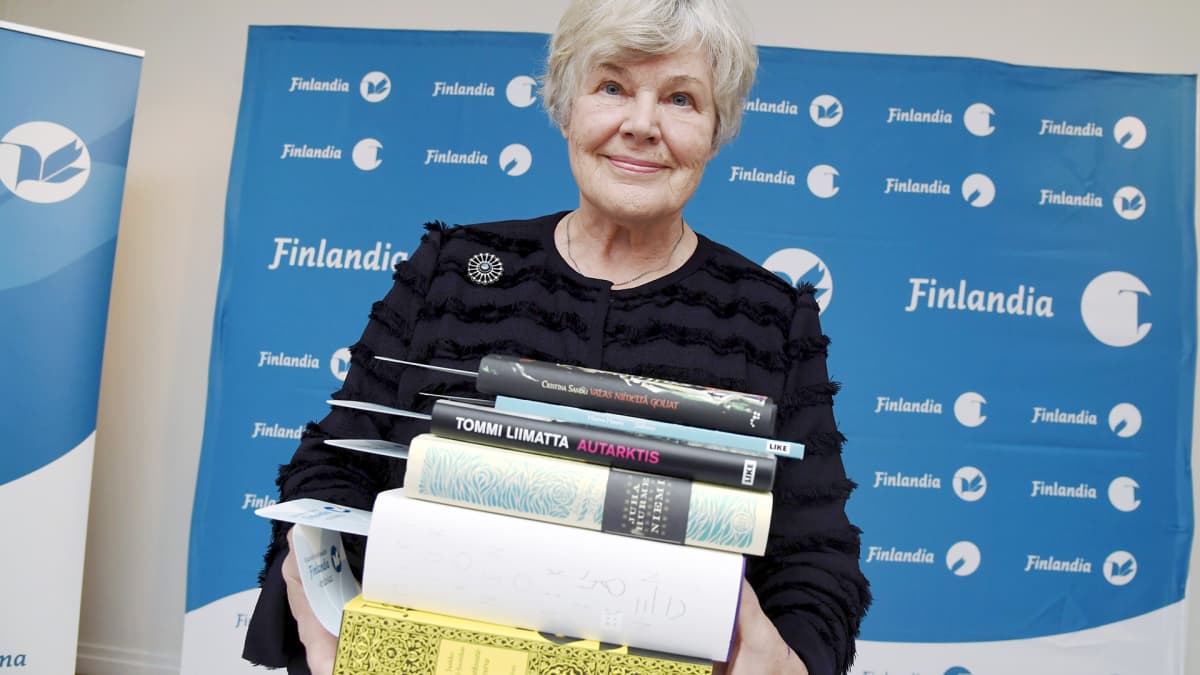 Elisabeth Rehn kannattele ehdokaskirjoja.