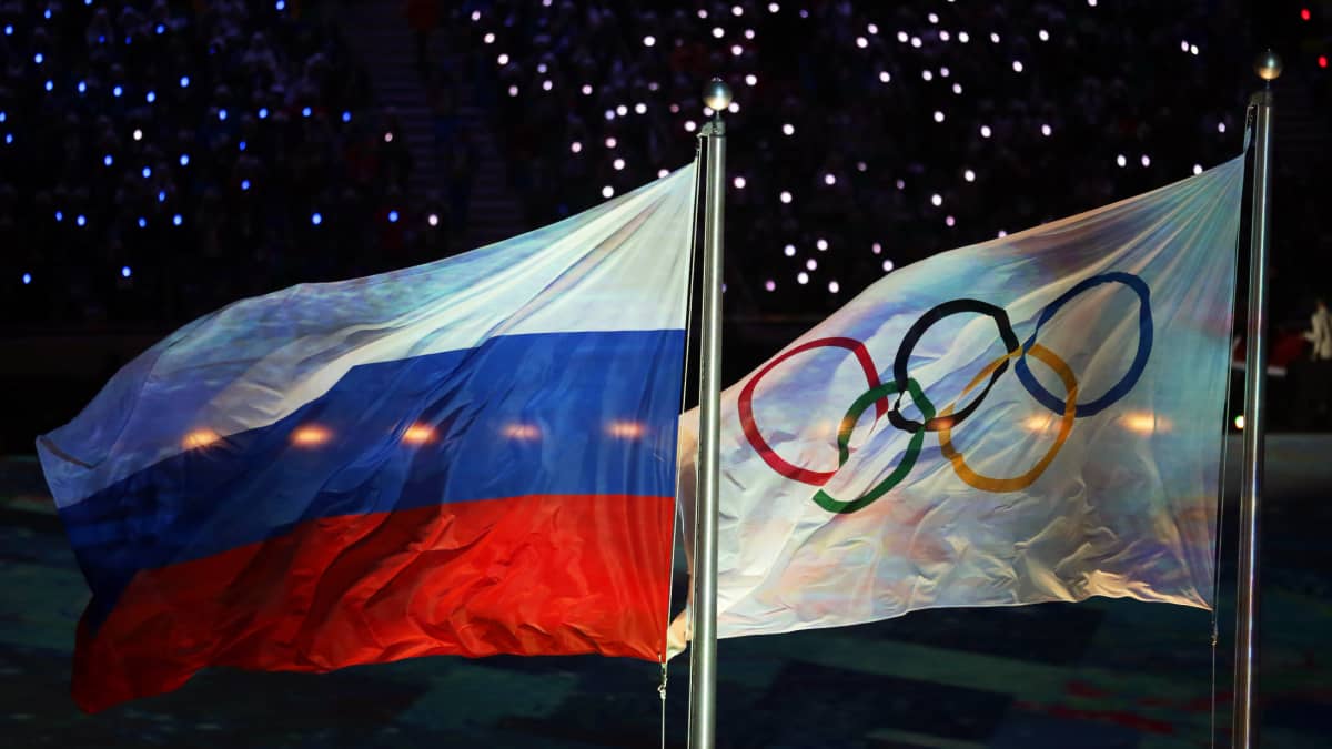 Venäjän lippu ja olympialippu