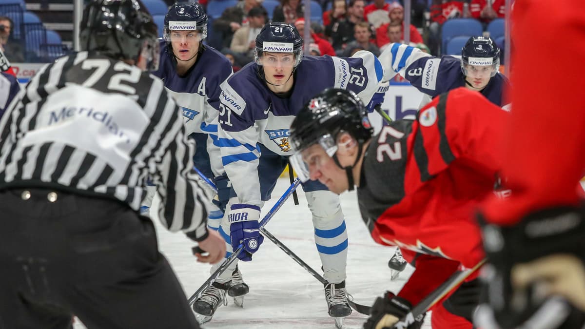 Suomi kohtasi Kanadan jääkiekon alle 20-vuotiaiden miesten MM-turnauksessa Buffalossa Yhdysvalloissa. 