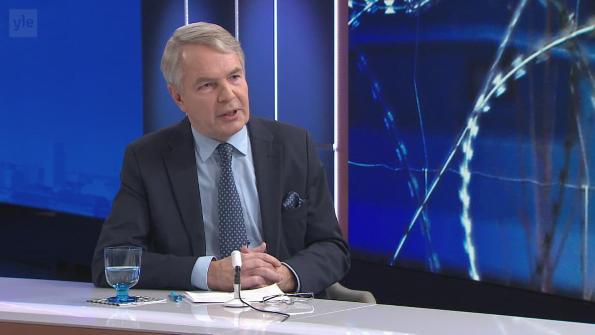  Ulkoministeri Haaviston mukaan Valko-Venäjän rajalla operoi mahdollisesti suomalaisia ihmissalakuljettajia