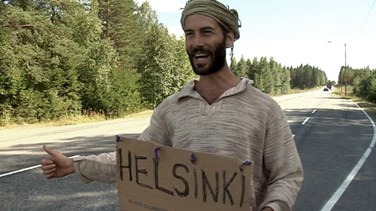 Liftaaja matkalla Kuopion Paukarlahdesta Helsinkiin .