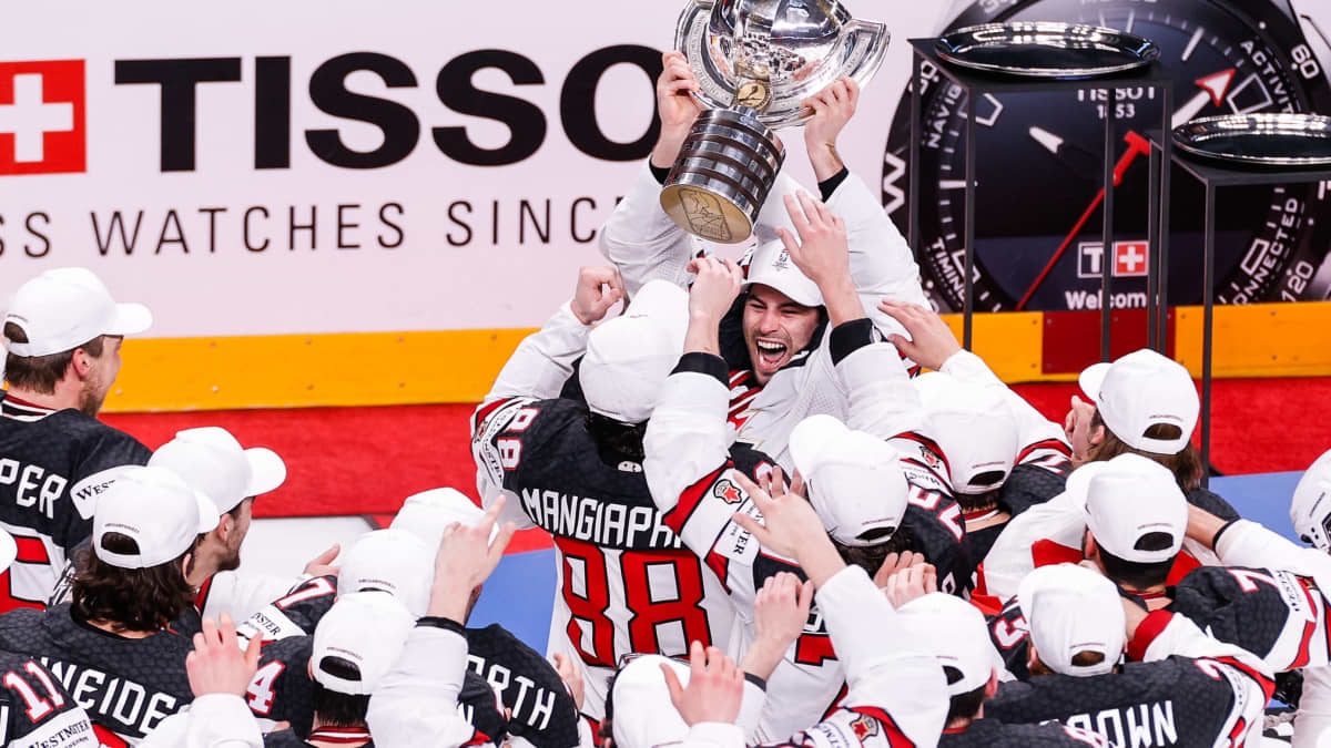 Kanadan jääkiekkomaajoukkue juhlii historiansa 27. miesten maailmanmestaruutta.