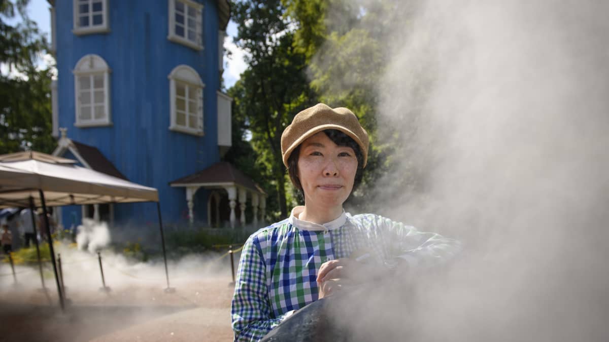 Arisa Kawasaki on Muumilaakson suunnittelija. Hän haluaa, että Japanissakin muumit nähtäisiin muunakin kuin söpöinä hahmoina.