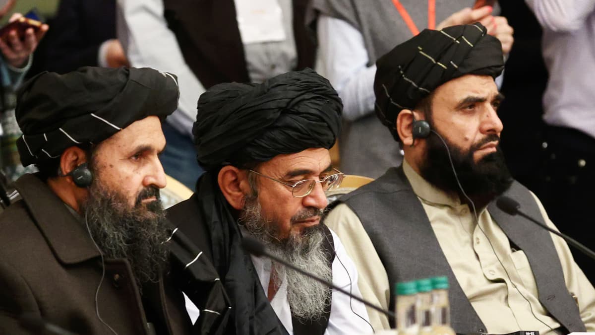 Mullah Abdul Ghani Baradar Afganistanin rauhanneuvotteluissa maaliskuussa 2021.