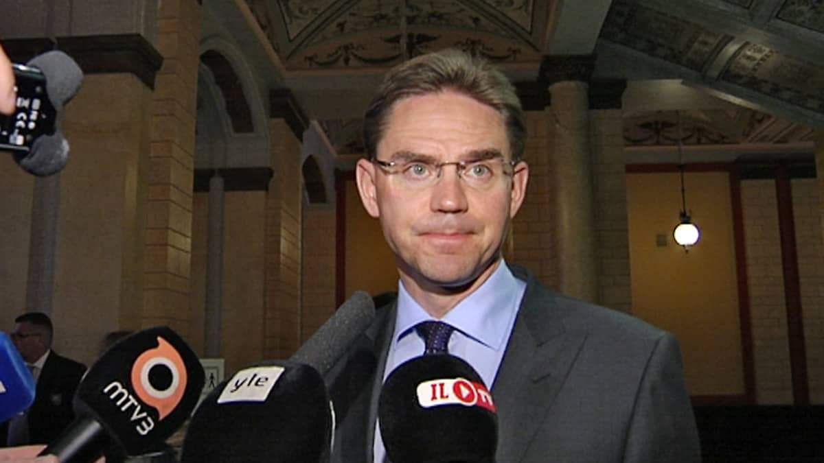 Jyrki Katainen efter budgetförhandlingarna i Ständerhuset