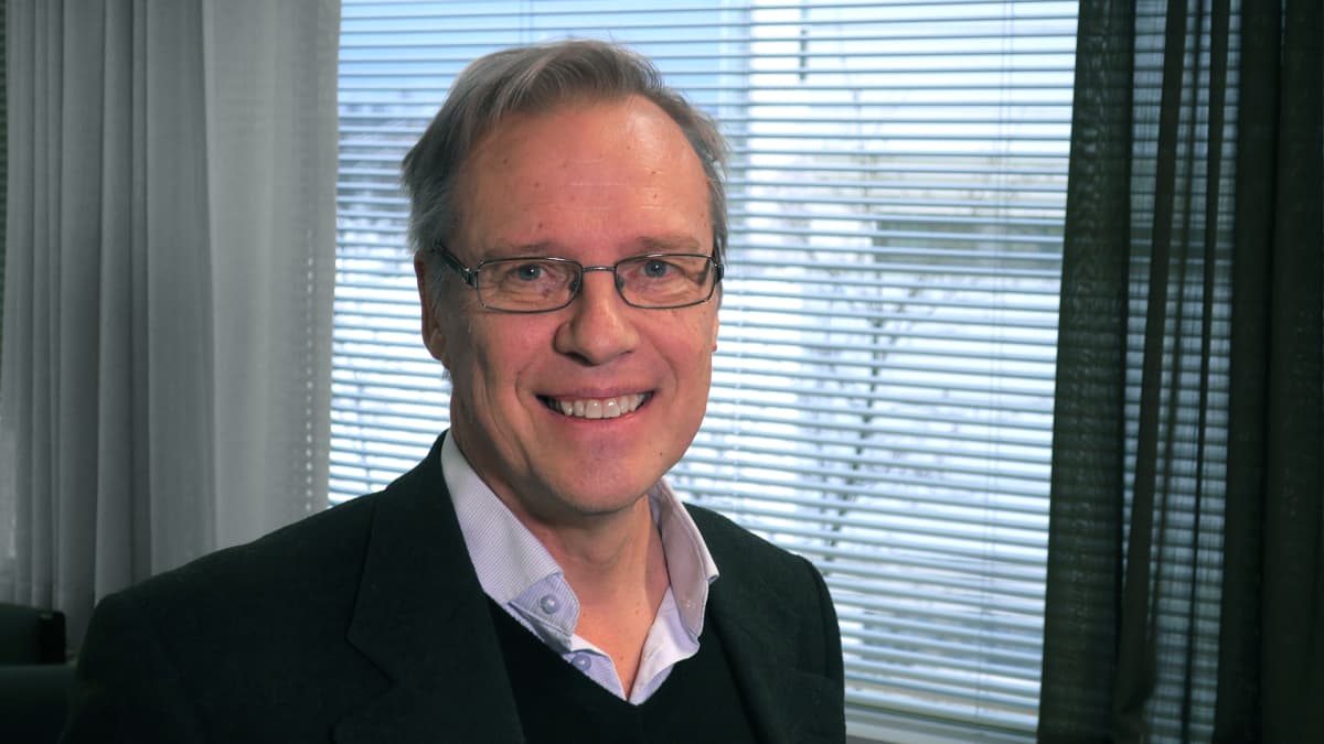Professori Raimo Lappalainen.