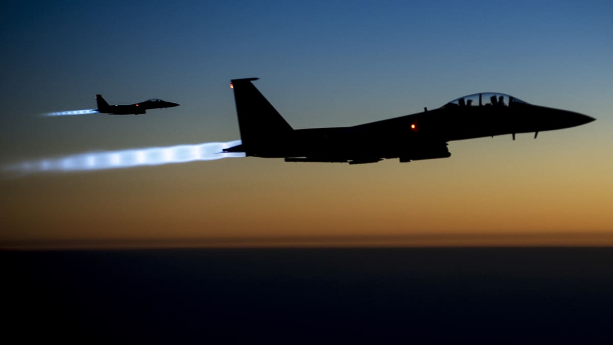Yhdysvaltain ilmavoimien F-15E Strike Eagle -rynnäkkökoneita.