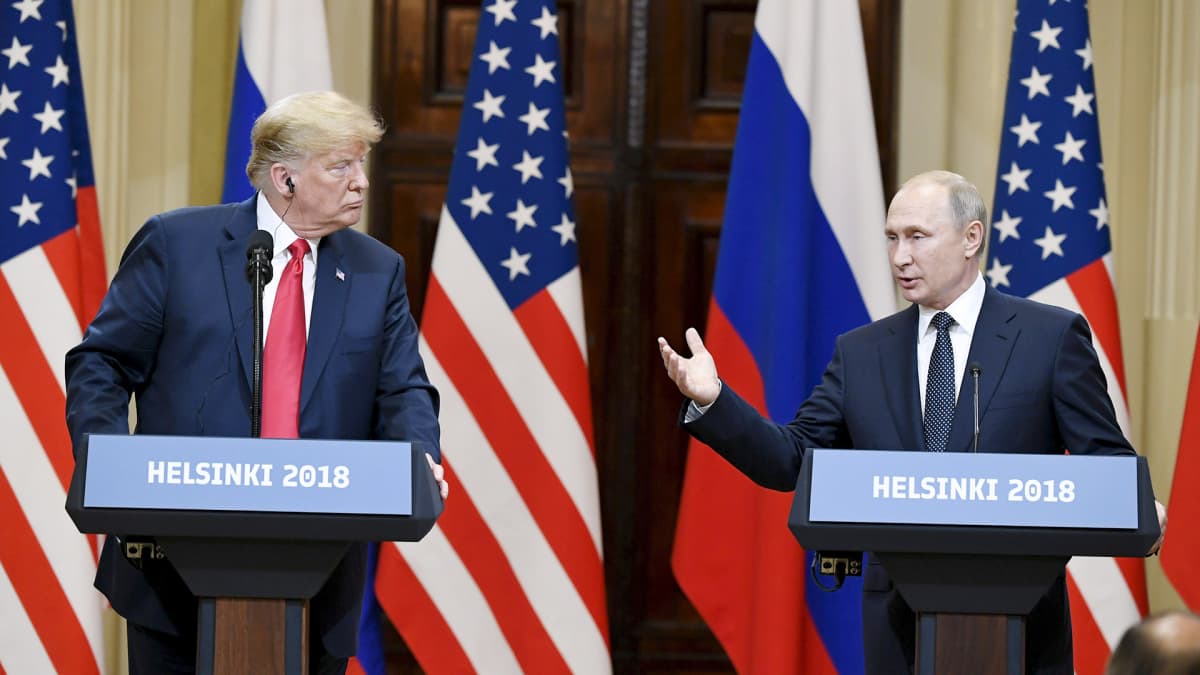 Donald Trumpin ja Vladimir Putinin tiedotustilaisuus presidentinlinnassa.