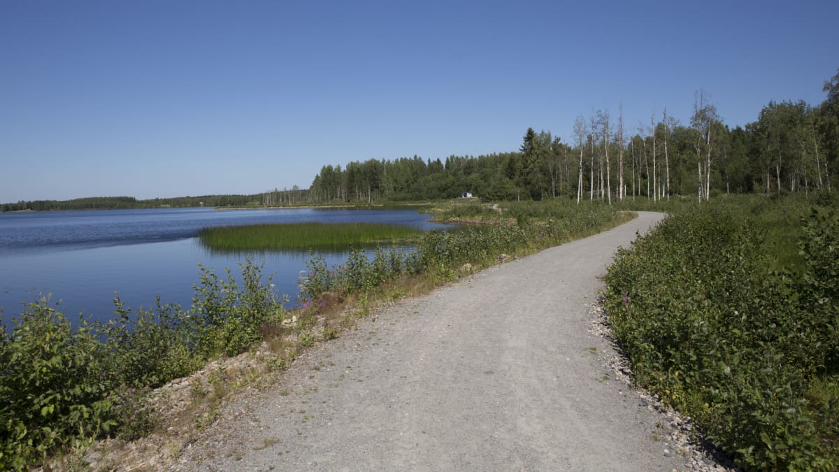 Rantaraitti Sukevalla.