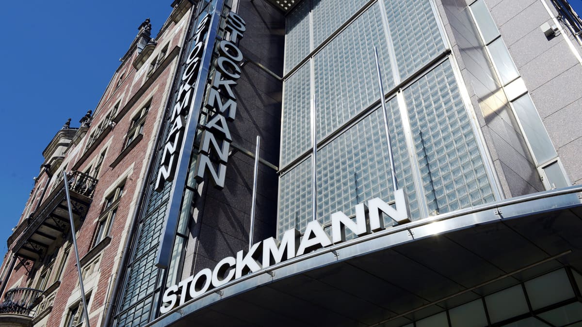 Stockmannin julkisivu Helsingissä