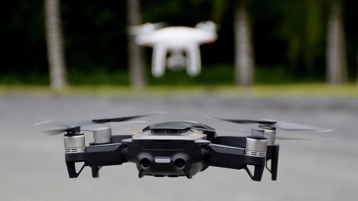 Droonien lennättämisestä tulee säädellympää vuoden 2020 heinäkuussa.