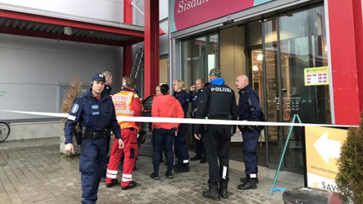 Kauppakeskus Herman Kuopiossa on suljettu poliisin toimesta.