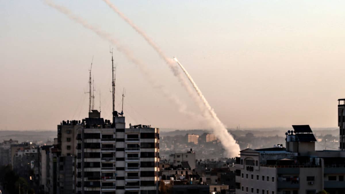Palestiinalaisten ampuma raketti Israelin suuntaan tiistaiaamuna 12. marraskuuta 2019.