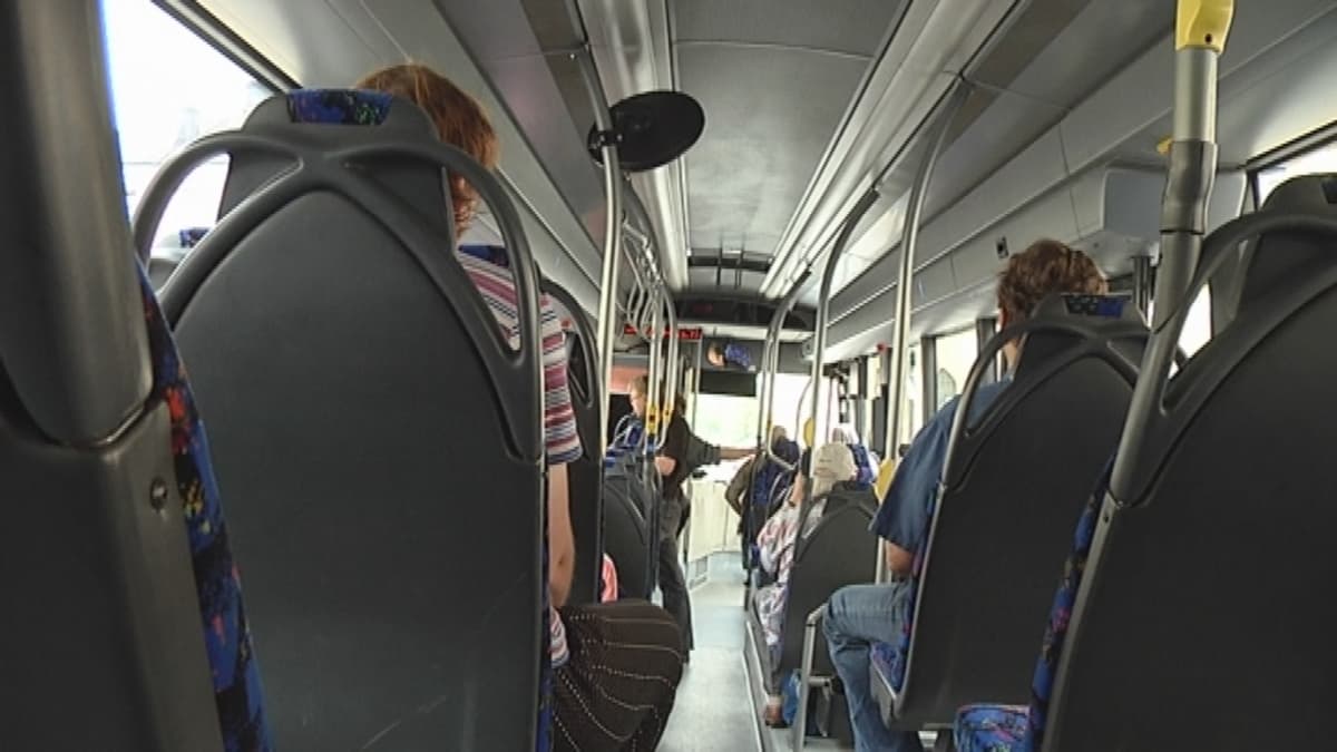 muruuhkaan Helpotusta Kolmoslinja Alkaa Ajaa Klo 7 45 Suoraan Tiedepuistoon Yle Uutiset