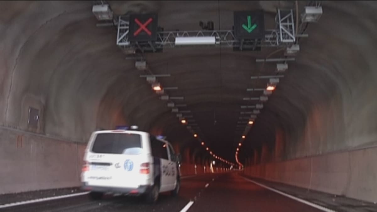 E-18 moottoritien tunneli
