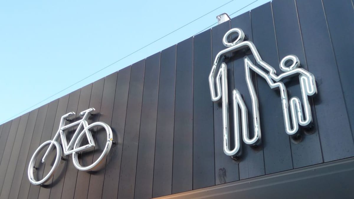 Polkupyörän ja jalankulkijan symbolit