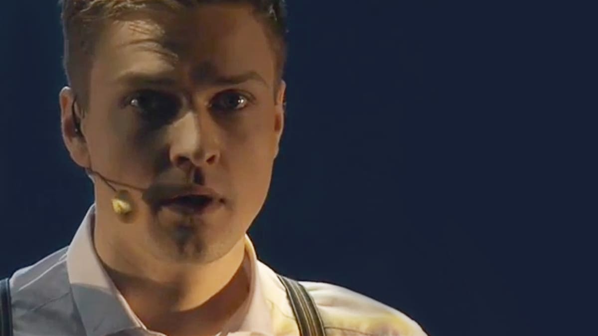 Mikael Saari esiintyi Uuden musiikin kilpailun karsinnassa.