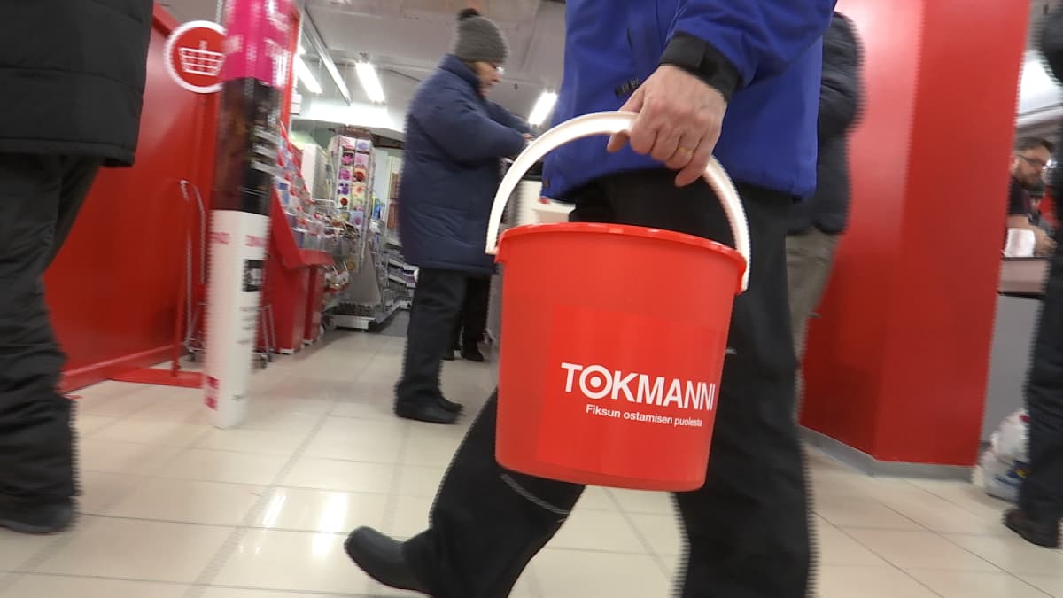 Tokmanni avasi Oulussa uuden myymälän vanhoihin Anttilan tiloihin 8.12.2016.