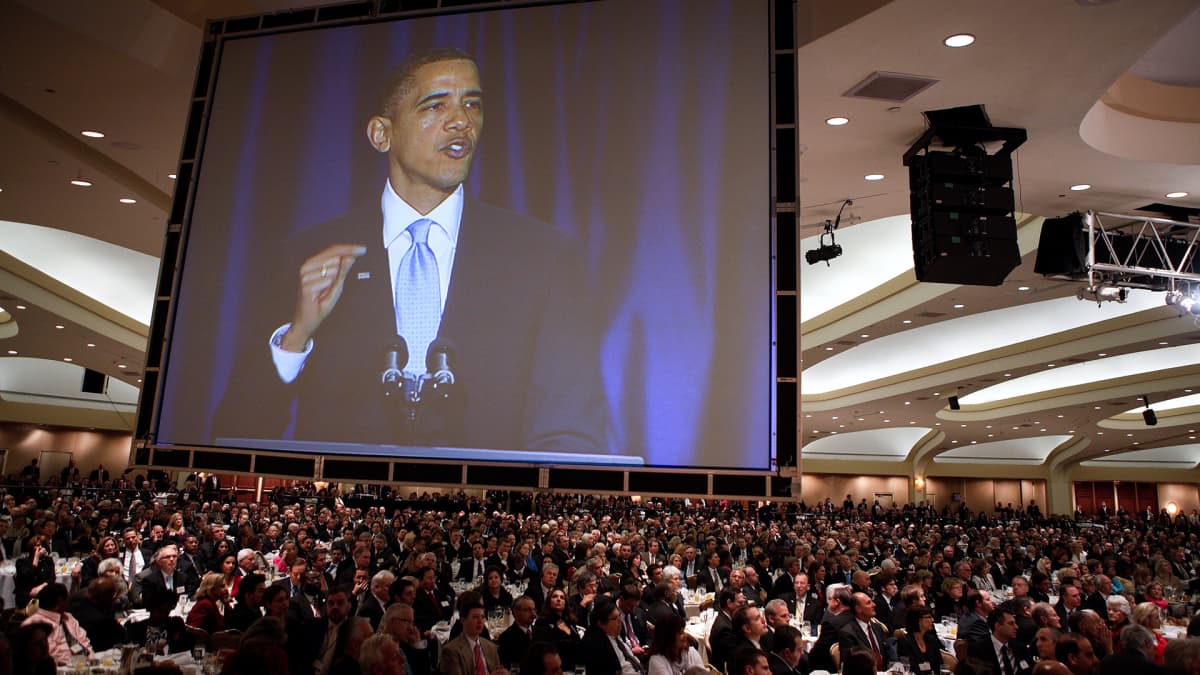 Barack Obama puhui Washingtonin Hilton-hotellissa järjestetyllä kansallisella rukousaamiaisella 4. helmikuuta 2010. 