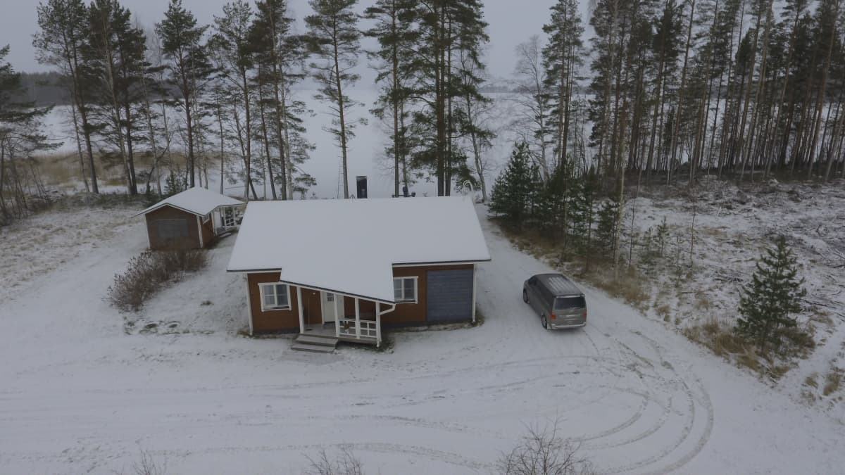 Moni suomalainen purkaa patoutunutta matkustustarvettaan viettämällä joulun  vuokramökillä – varauksia tehtiin jo keskikesällä
