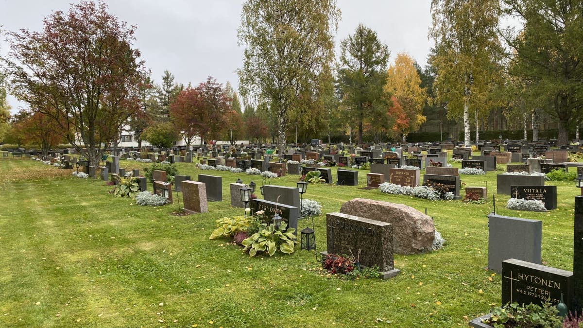 Paltaniemen hautausmaa valittiin vuoden 2021 hautausmaaksi – Kajaanissa  tuhkataan puolen Suomen vainajat