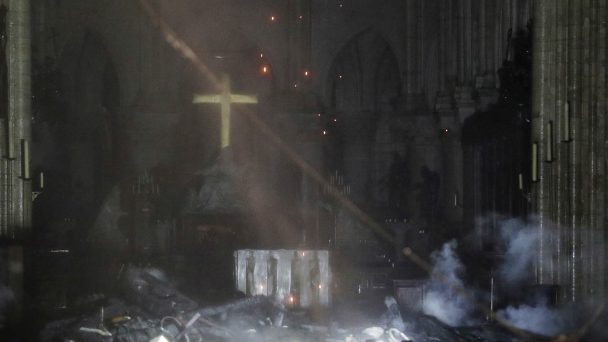 Notre dame palon jälkeen