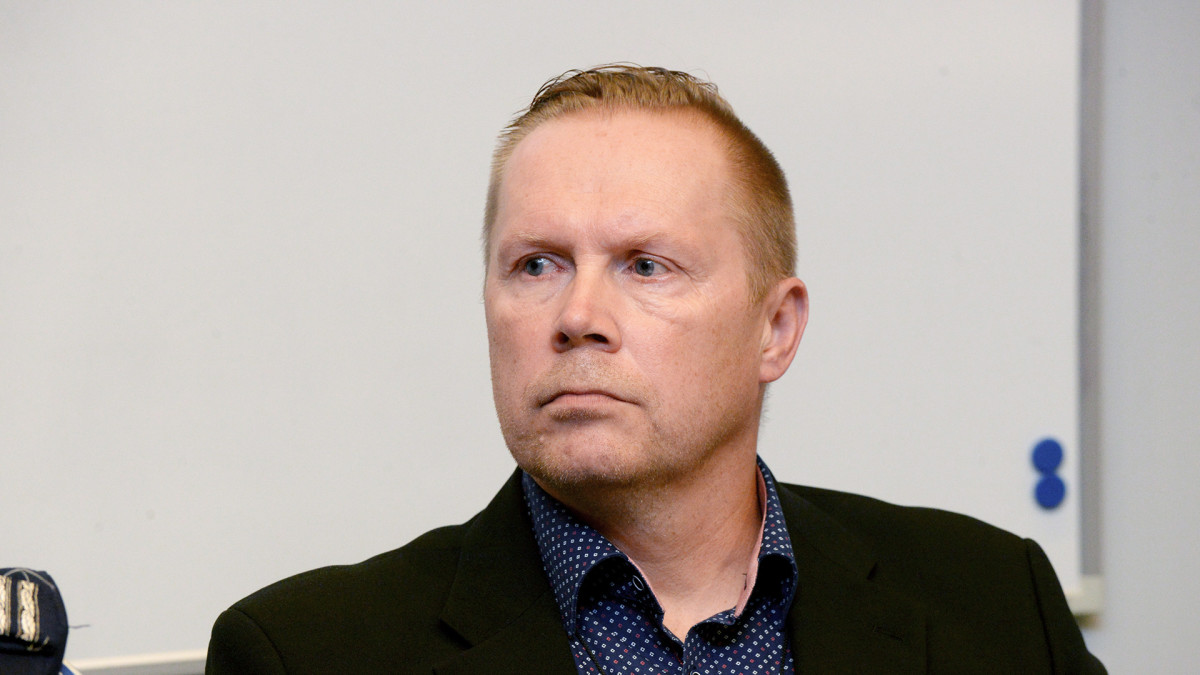 Keskusrikospoliisin rikoskomisario Kimmo Huhta-aho tiedotustilaisuudessa Vantaalla 25. elokuuta.