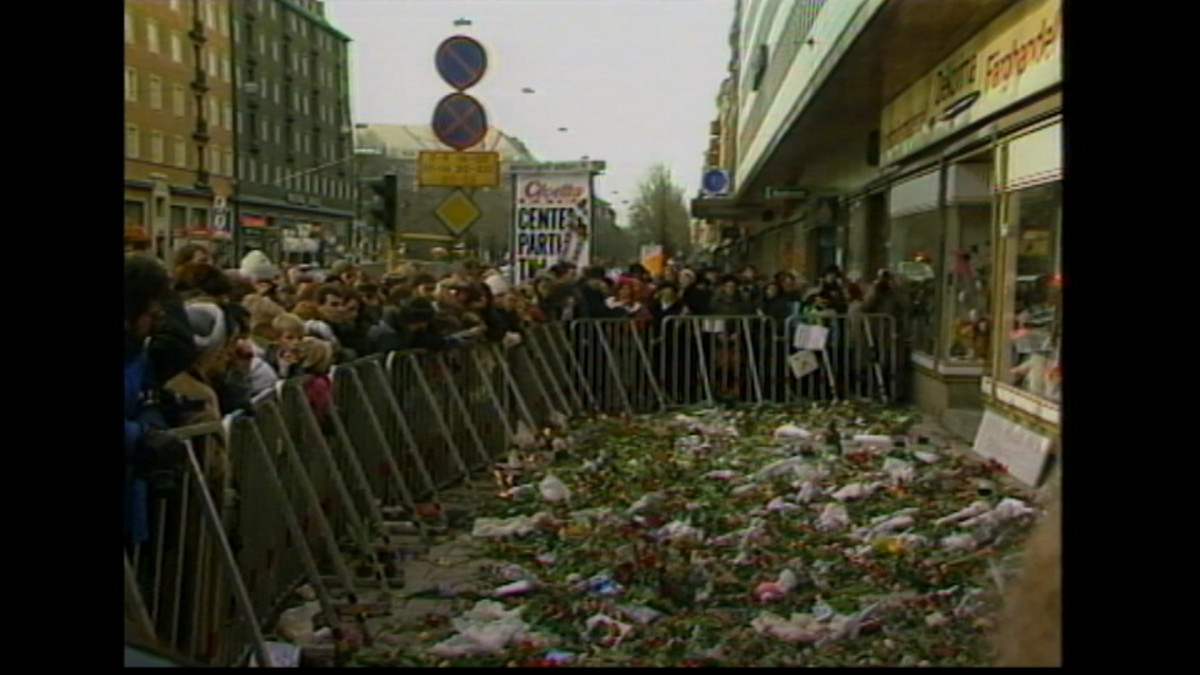 Surijoita Olof Palmen surmapaikalla 2.3.1986