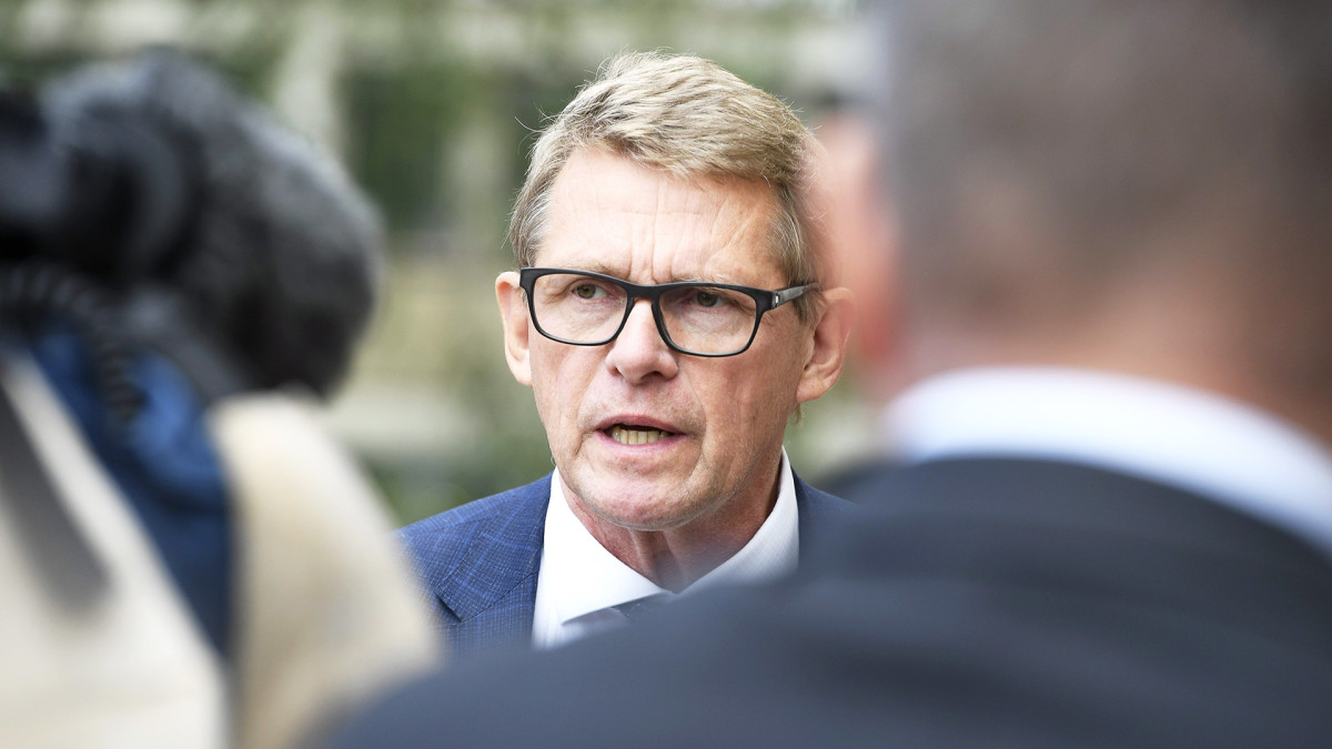 Valtiovarainministeri Matti Vanhanen kertoi vuoden 2021 talousarvioehdotuksesta Säätytalolla