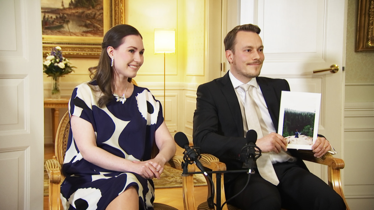 pääministeri Sanna Marin ja puoliso Markus Räikkönen.