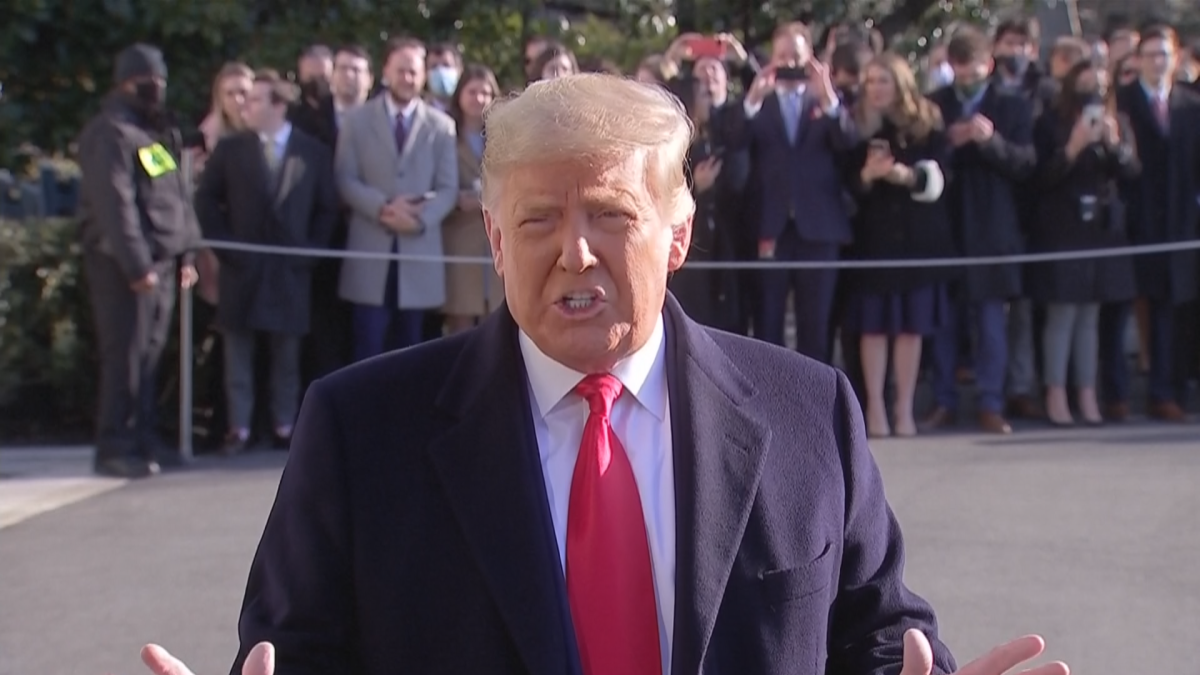 Presidentti Donald Trump lähdössä Valkoisesta talosta Meksikon rajalle