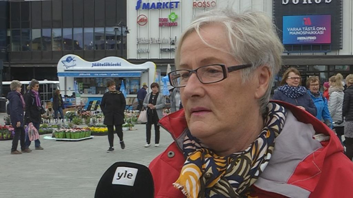 Iiris Törnroos Kuopiosta sanoo, että luottamus journalismiin on mennyt.