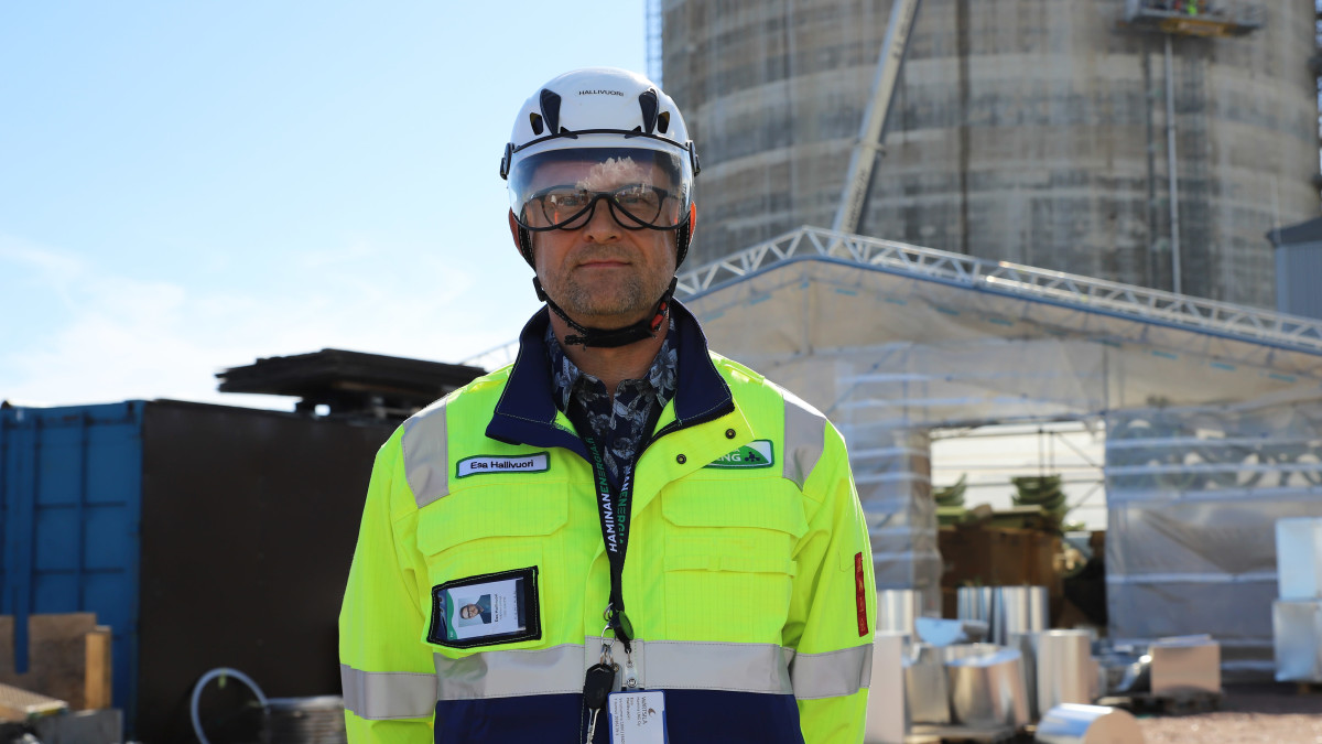 Hamina LNG Oy:n toimitusjohtaja Esa Hallivuori.