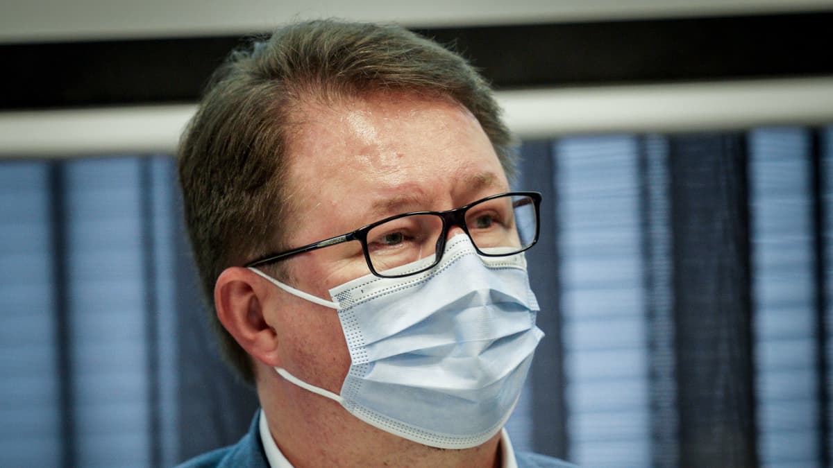 Mika Salminen Terveyden ja hyvinvoinnin laitoksen infossa