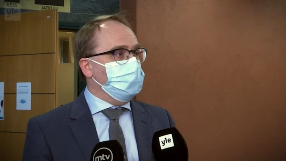 valtionsyyttäjä haastattelussa