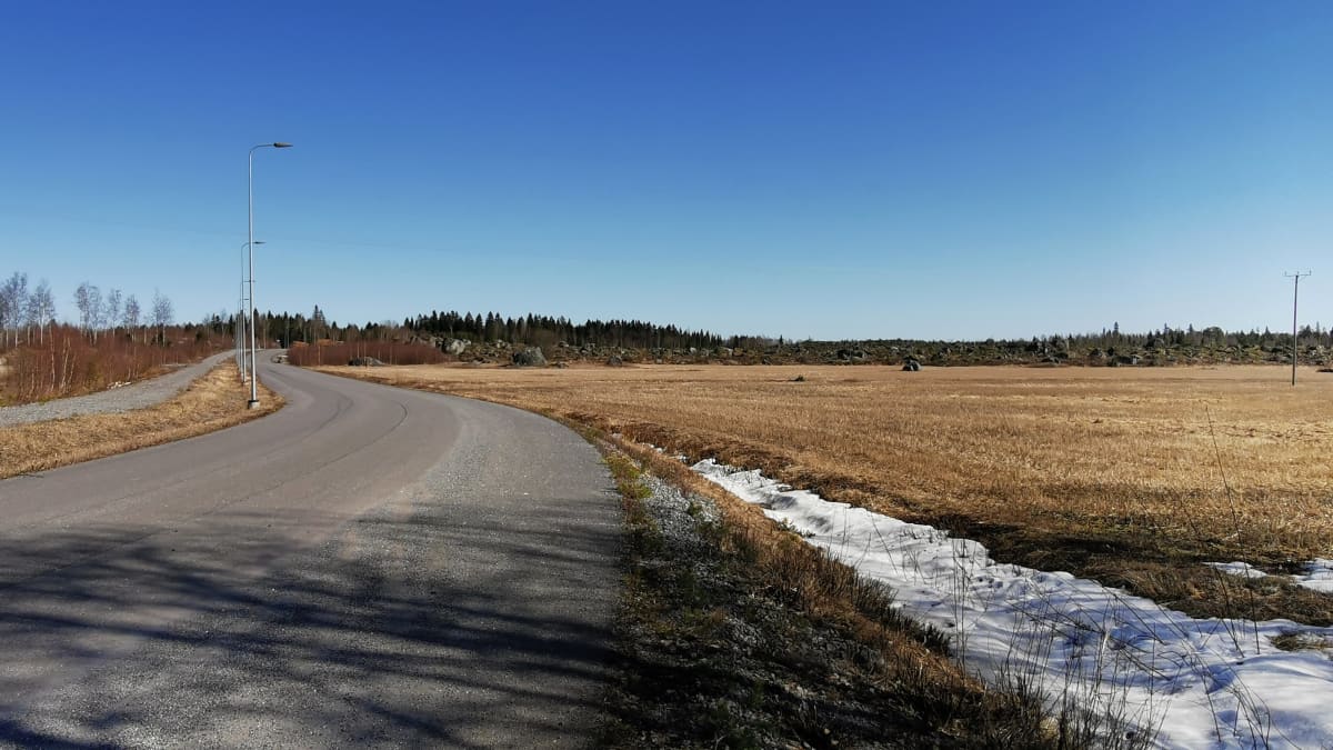 pelto, jolle akkutehdas on tulossa