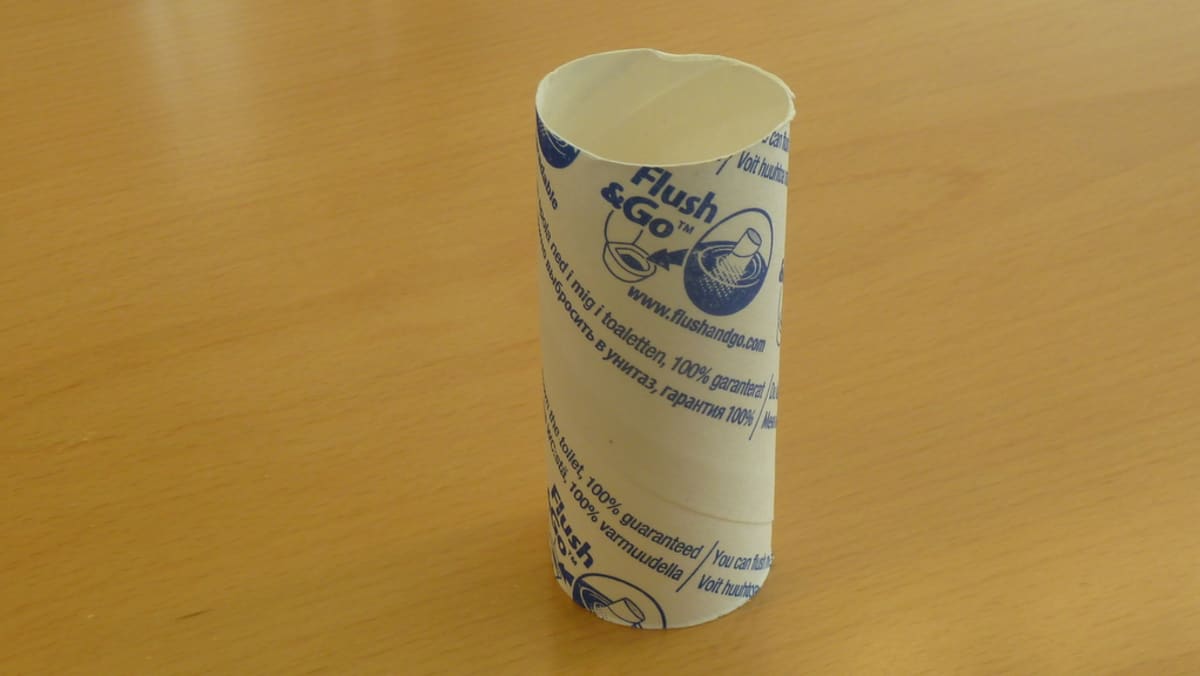 Huuhtoutuva wc-paperirullan hylsy.