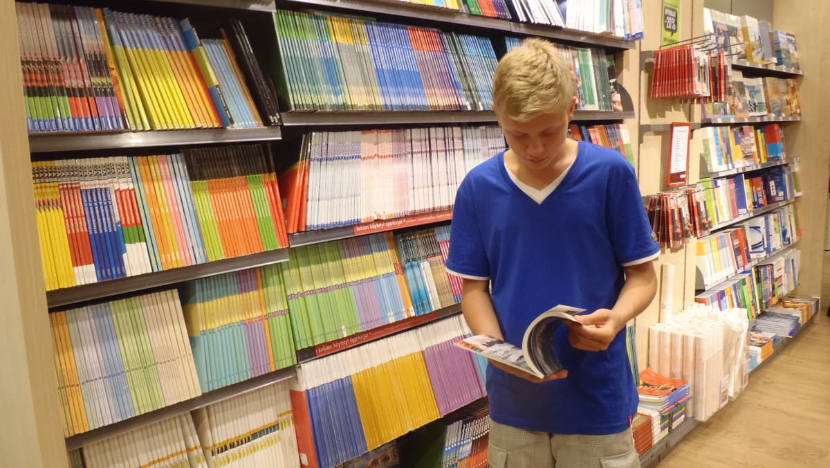 Lukiokirjakauppa käy vilkkaana - käytetyt kirjat erittäin kysyttyjä | Yle  Uutiset