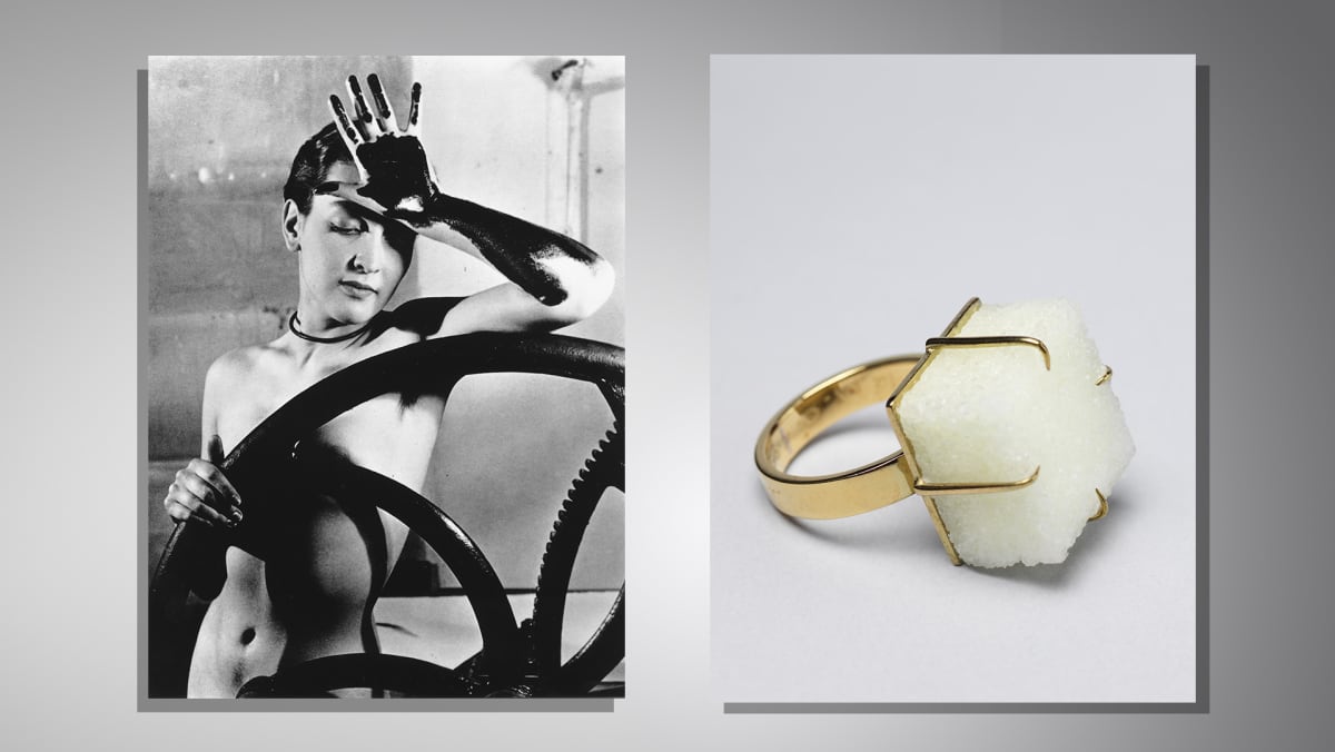Man Rayn valokuva Erotique voilée (vuodelta 1933) ja Oppenheimin sormus, jossa sokeripala -teos (1936-37).