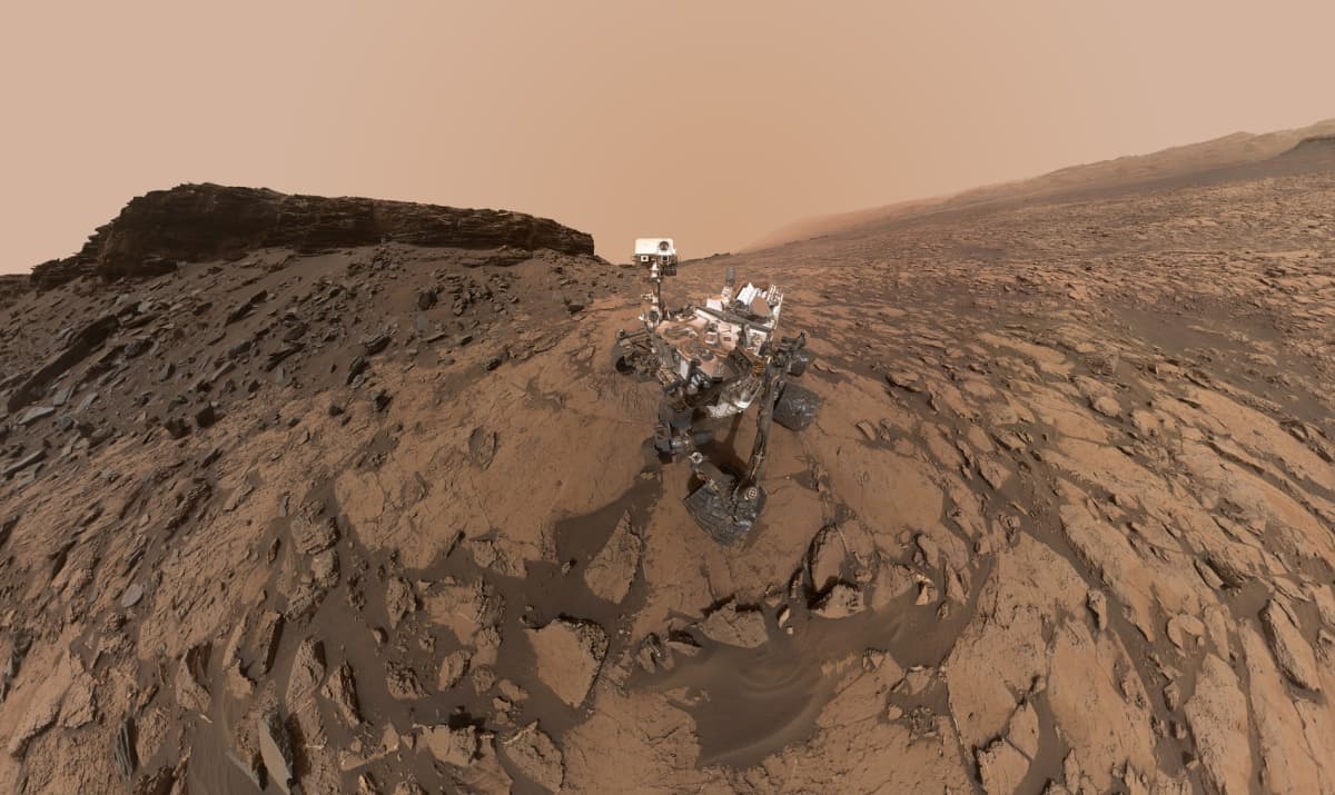 Curiosity-mönkijä otti itsestään kuvan Marsin pinnalla