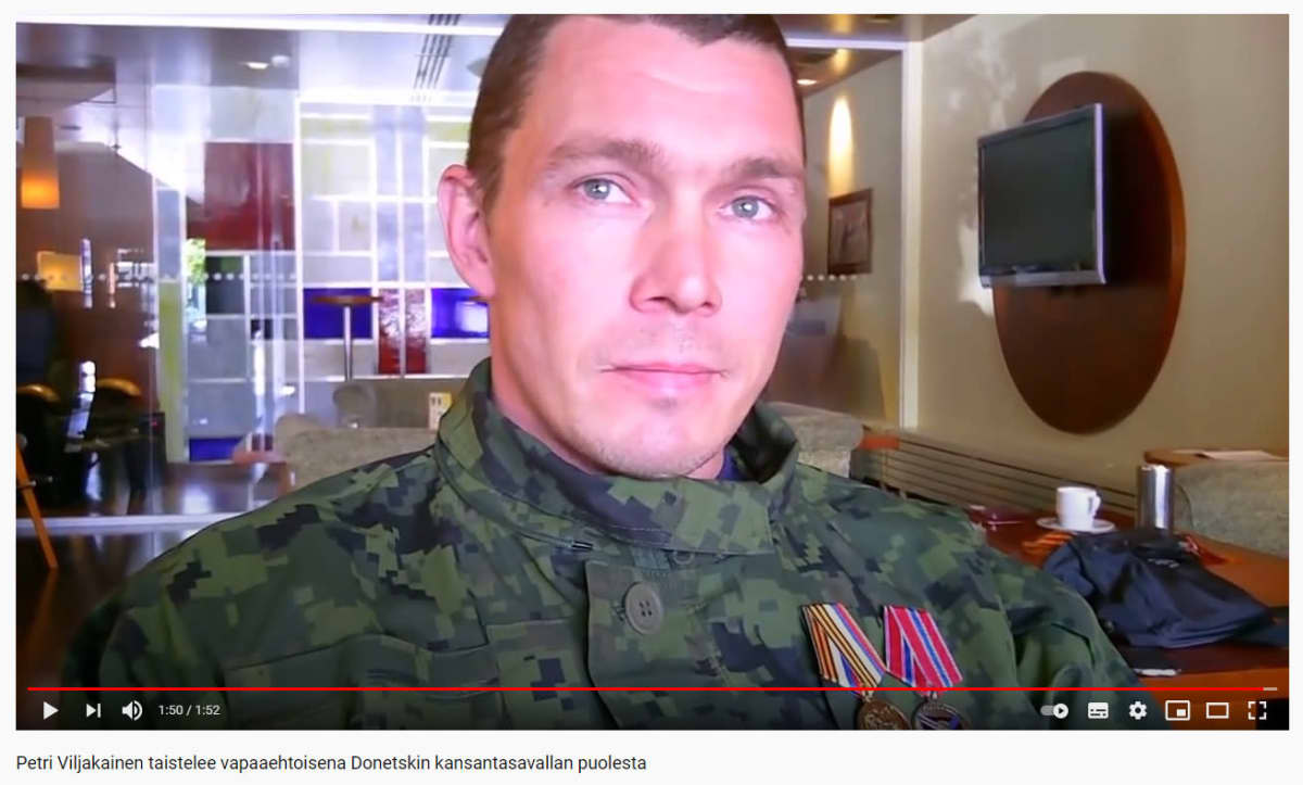 Kuvakaappaus Petri Viljakaisesta. Hän taistelee vapaaehtoisena Donetskin kansantasavallan puolesta.